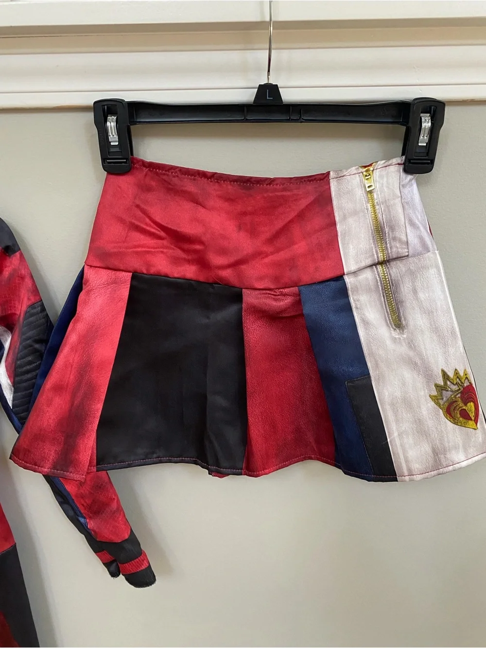 Disney Descendants 3 Evie Costume - Picture 11 of 11